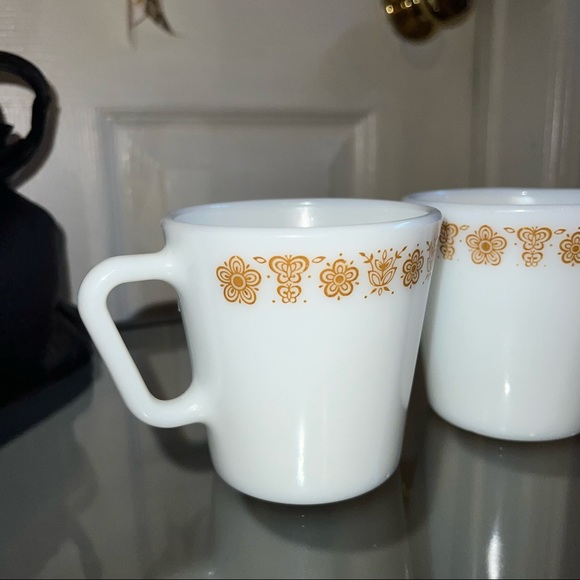 Pair of Pyrex Gold Butterfly Coffee Mugs 🦋☕️ - Picture 6 of 11